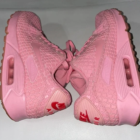 Nike AIR MAX 90 Shanghai Space Pink
TREAT YOURSELF Must Win Cake sneaker Barbie - Picture 9 of 12